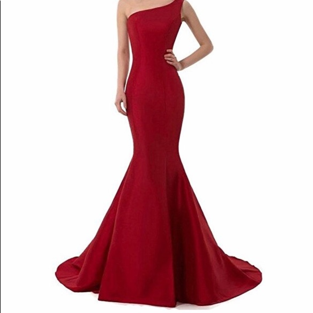 Red one shoulder mermaid dress NWT.
